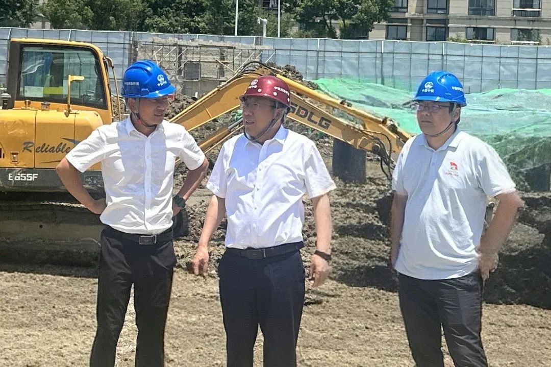 公司黨委書記、董事長李明華到蘇州清樹灣項目檢查指導(dǎo)工作.jpg